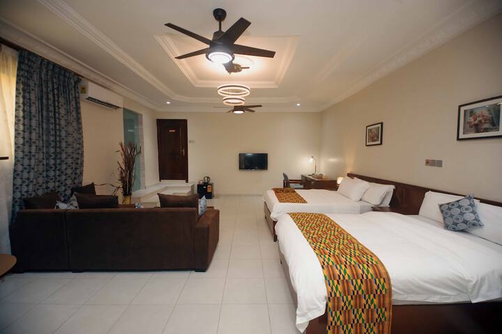 Room 15 of 48