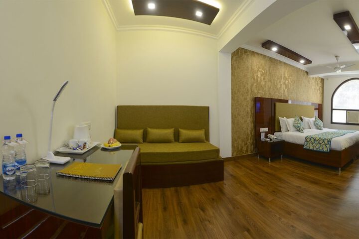 Room 13 of 23