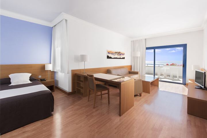 Room 8 of 89