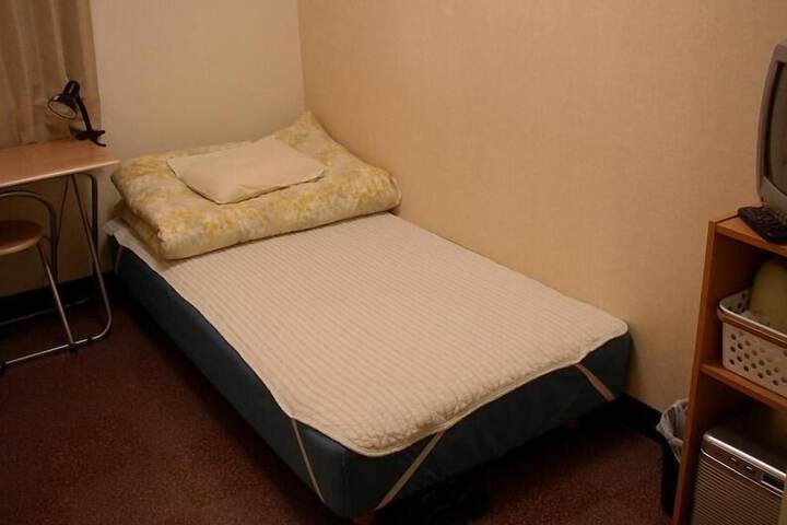 Room 16 of 49