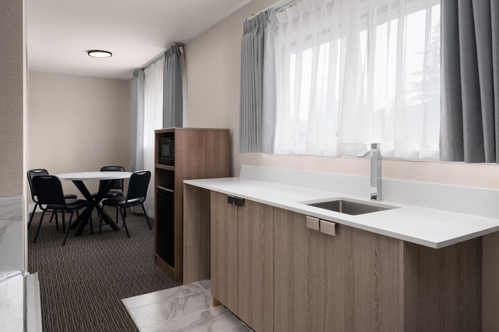 Room 28 of 92