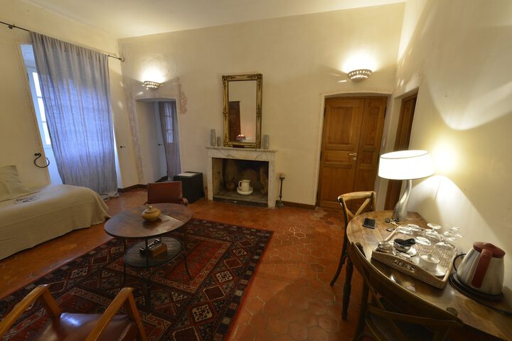 Room 32 of 78