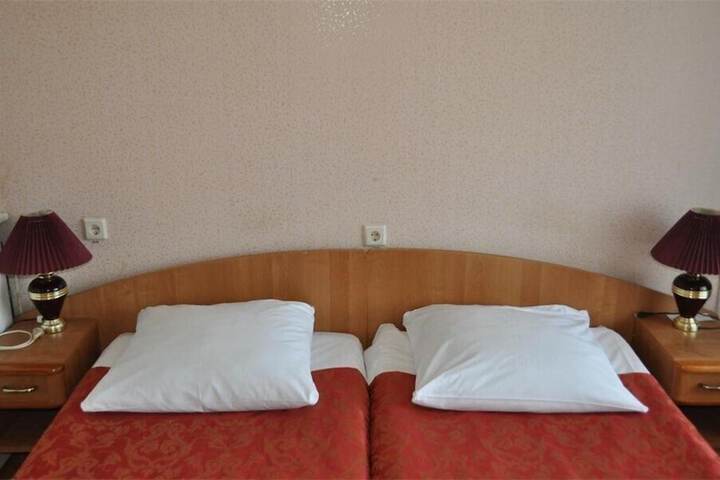 Room 4 of 23