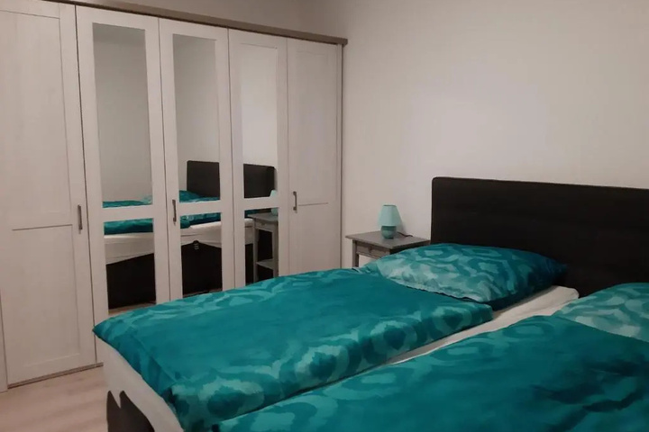 Room 2 of 6