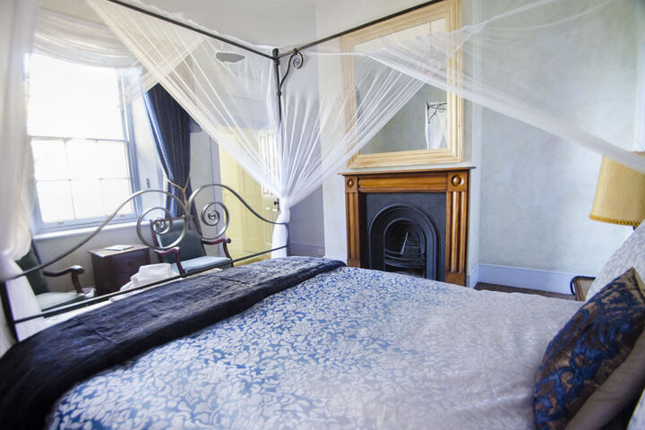 Room 4 of 50