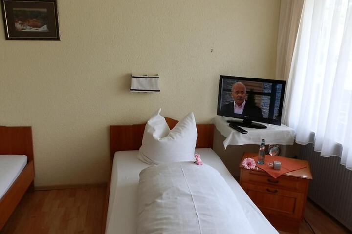 Room 9 of 22