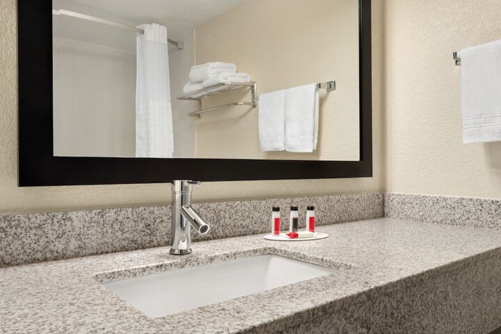 Bathroom sink