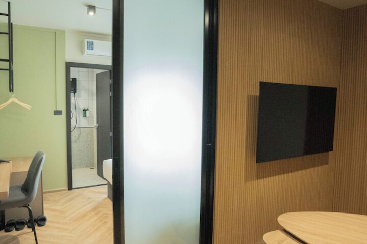 Room 44 of 96