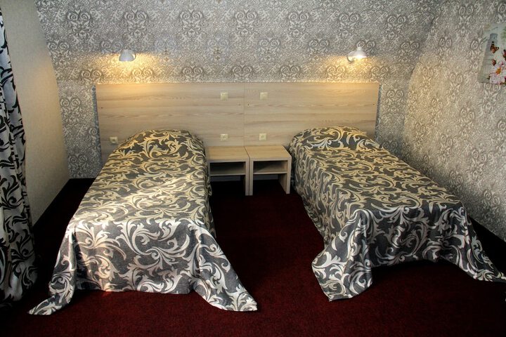 Room 25 of 43