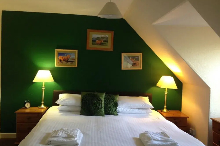 Room 2 of 13