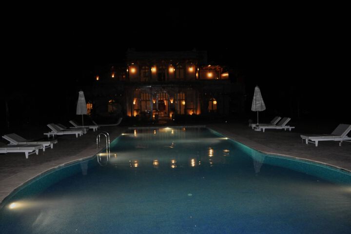 Pool Hotel