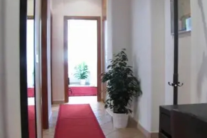 Room 5 of 11