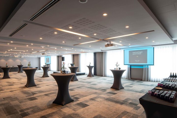 Business Center 162 of 181
