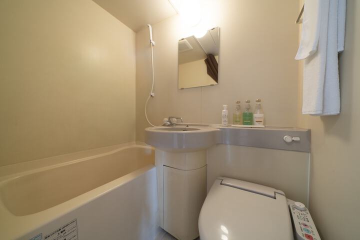 Room 19 of 34
