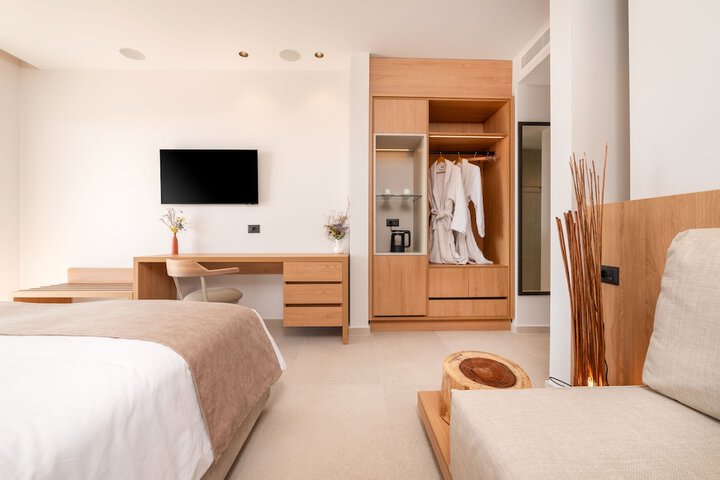 Room 9 of 34