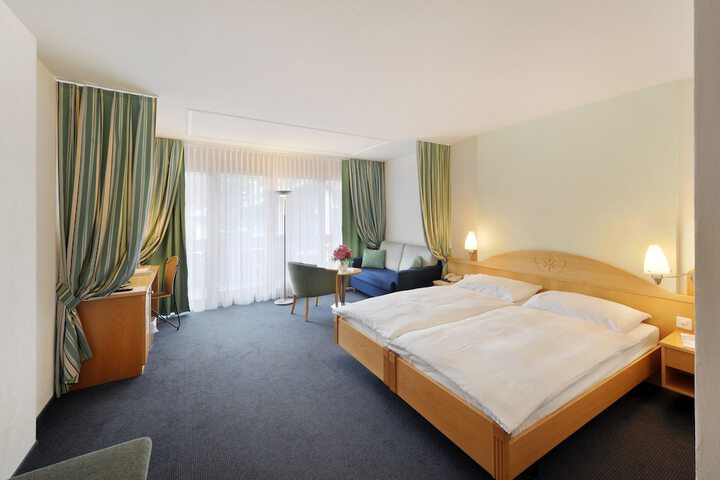 Room 30 of 97