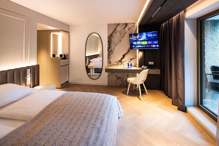 Room 17 of 63