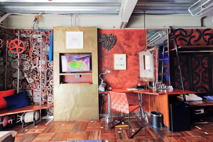 Room 50 of 91