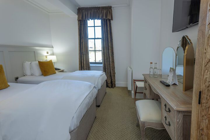 Room 32 of 79