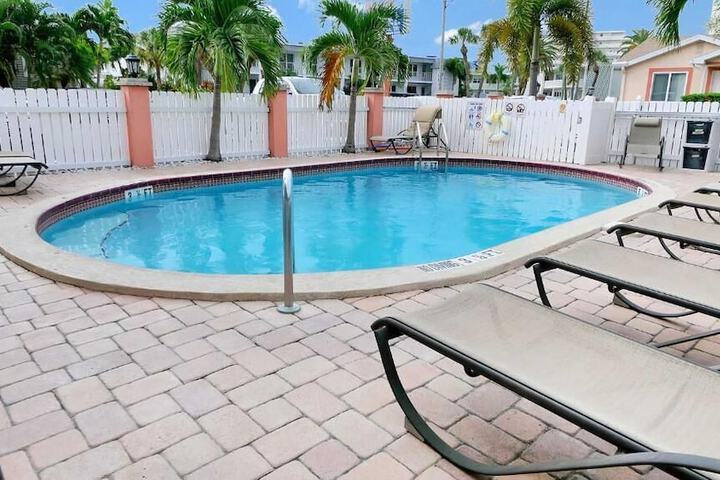Pool 10 of 16