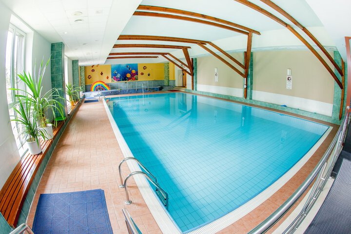 Pool 19 of 42