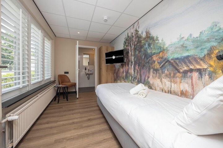 Room 9 of 45