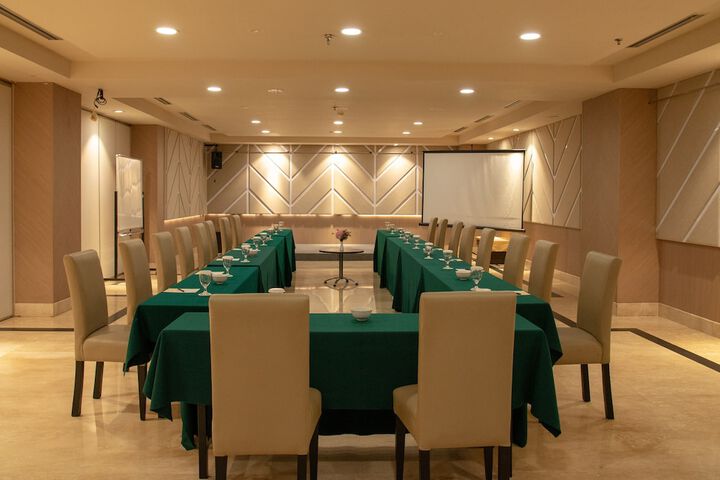 Meeting facility