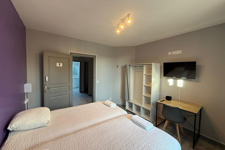 Room 4 of 20