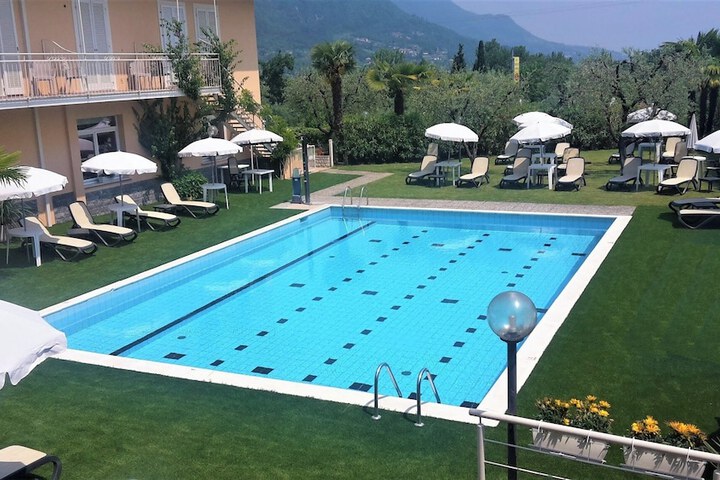 Pool 19 of 35