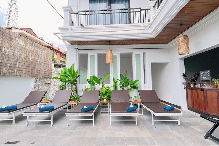 Sundeck 76 of 79