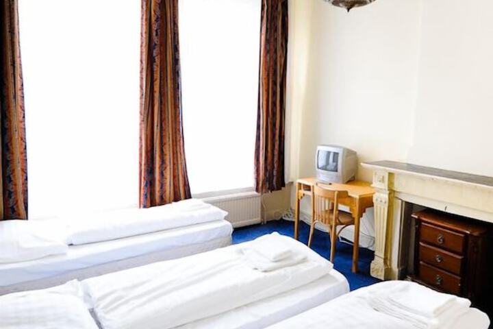 Room 4 of 53