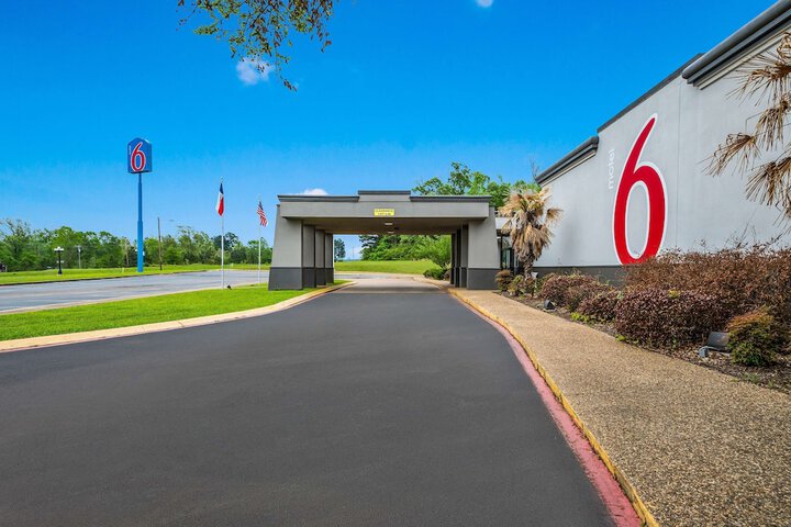 Hotel Entry