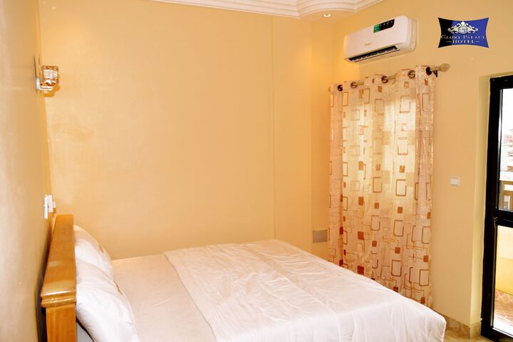 Room 14 of 42