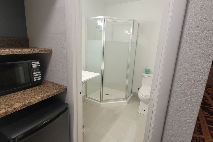 Room 6 of 11