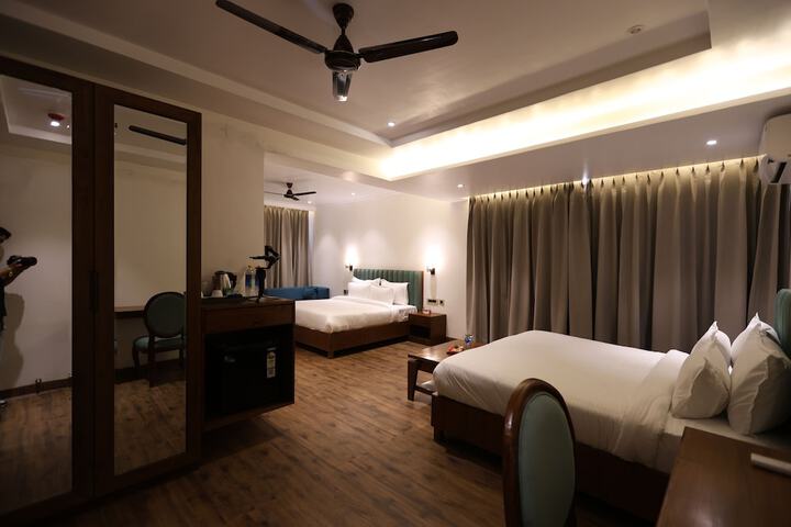 Room 3 of 18