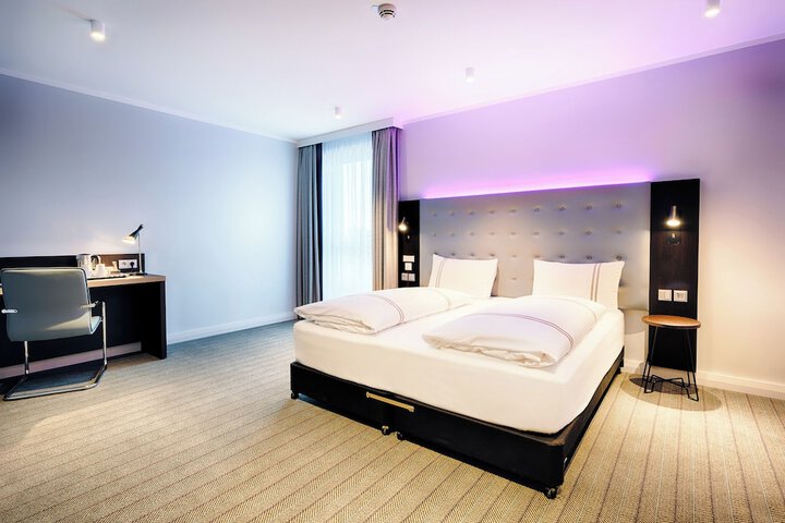 Room 6 of 38