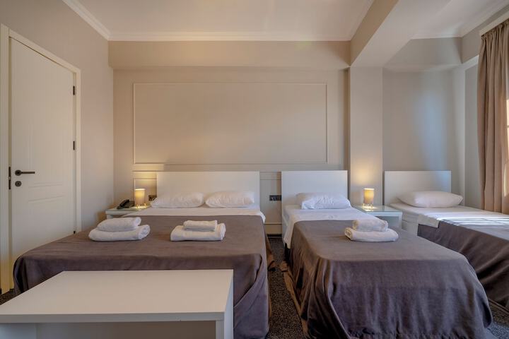 Room 20 of 77