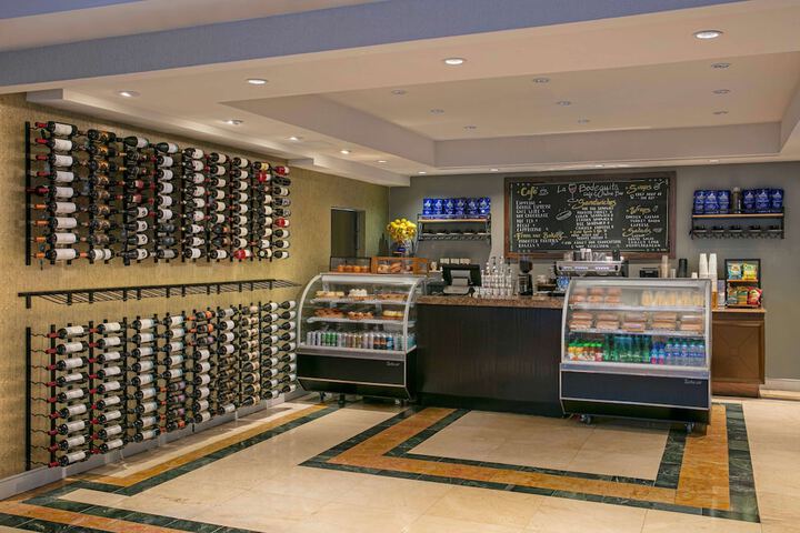 Snack bar