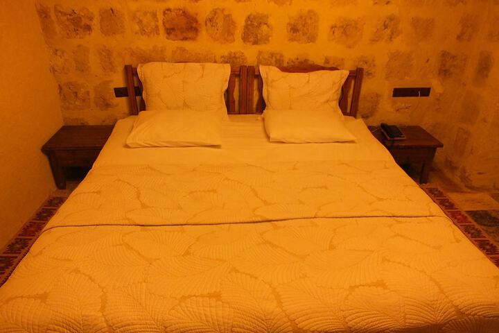 Room 3 of 40