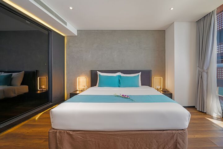 Room 3 of 80