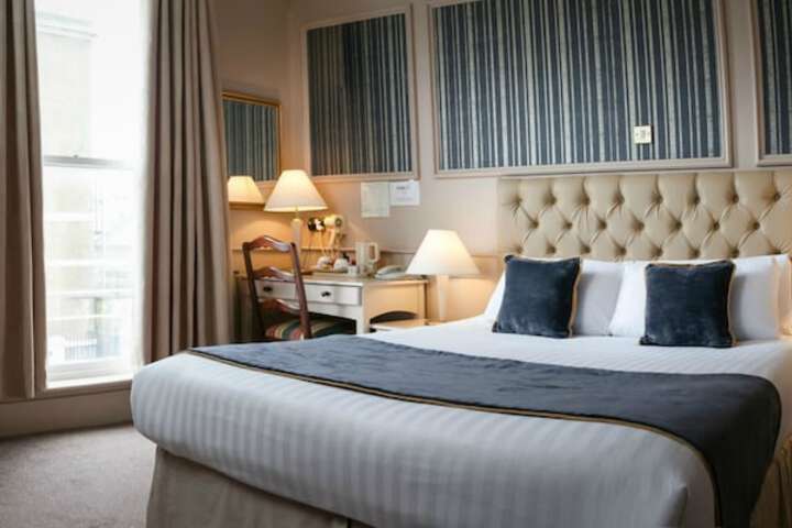 Room 4 of 34