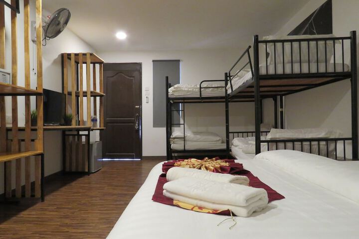 Room 21 of 147