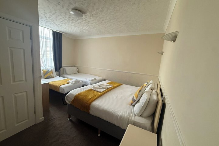 Room 40 of 126