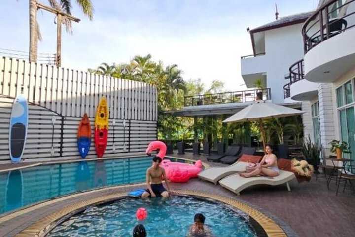 Pool 65 of 113
