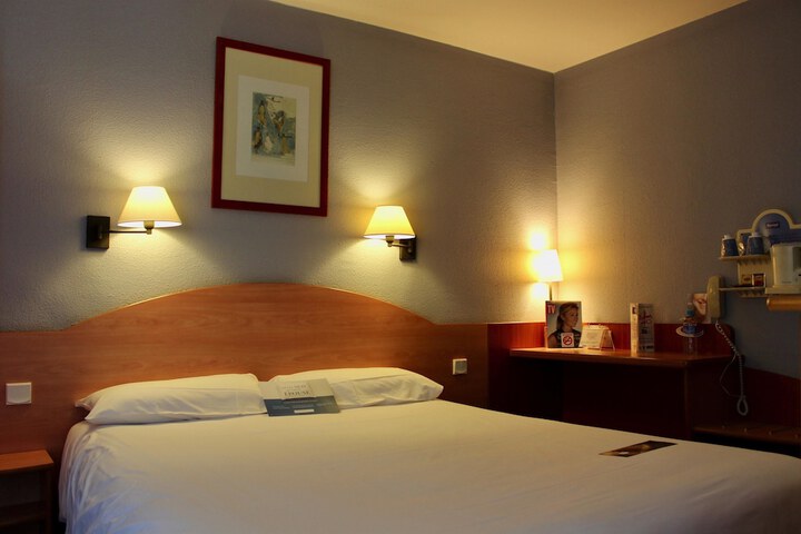 Room 3 of 18