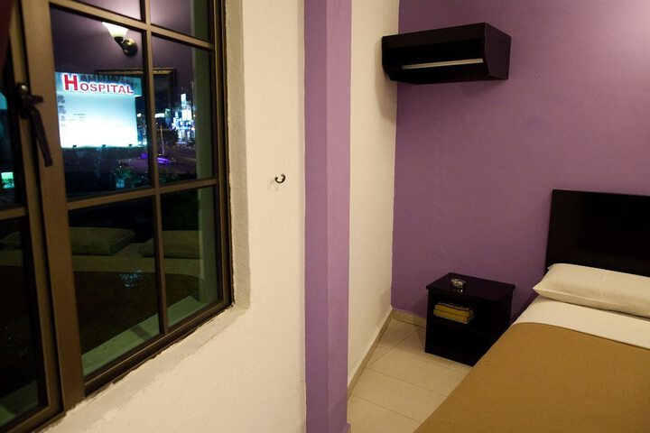 Room 17 of 35