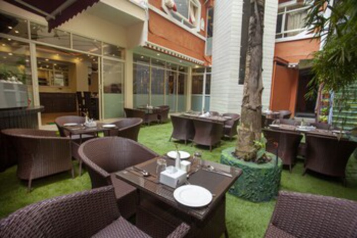 Hotel Exterior 319 of 339