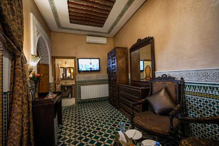 Room 23 of 65