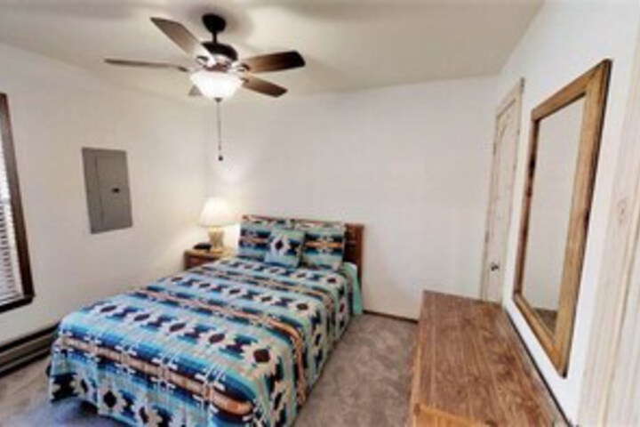 Room 15 of 16