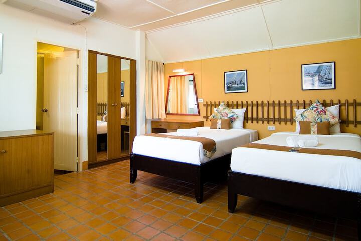Room 6 of 62